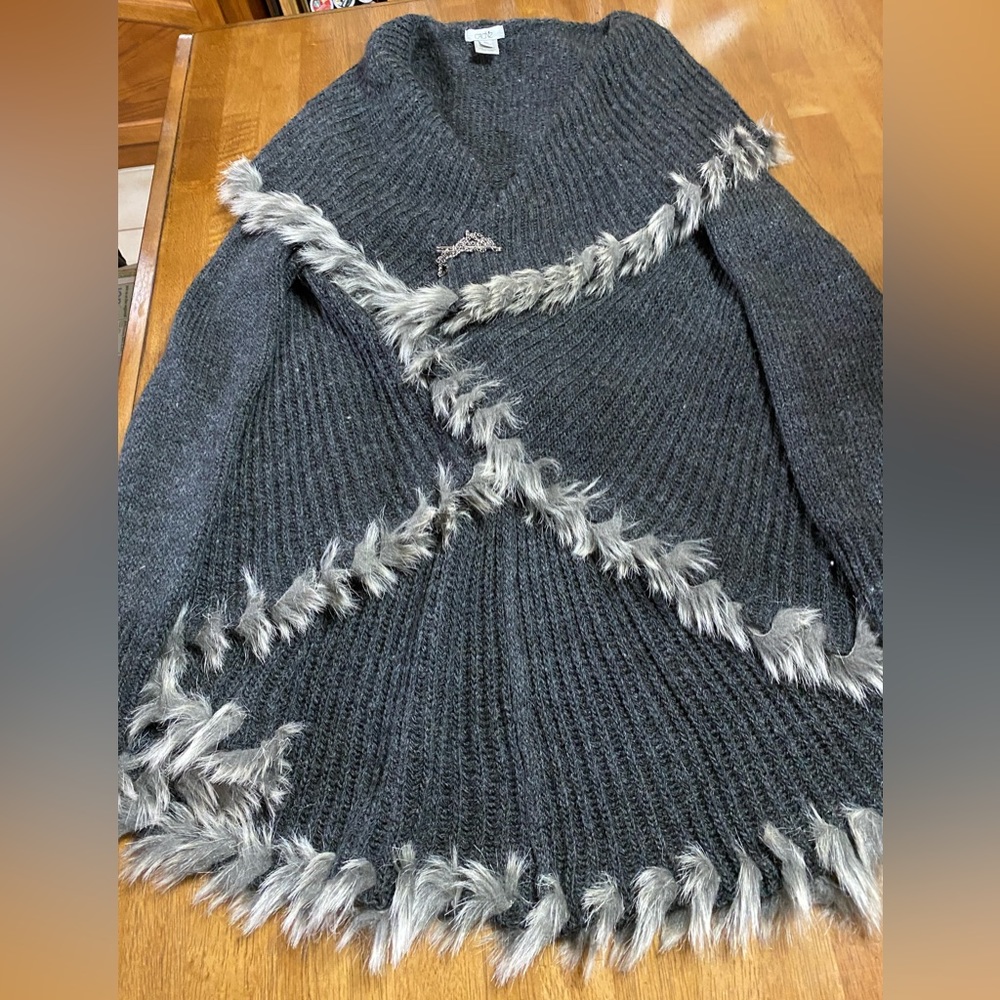 CACHE Cardigan Gray Sweater Wool & Acrylic Long back, Open front Fake Fur XL - Picture 4 of 10